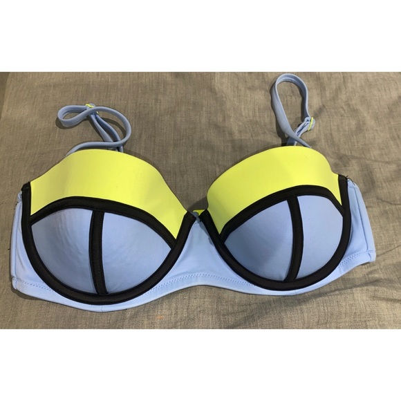 Victoria's Secret Other - Victoria Secret Swim Top, size 34D